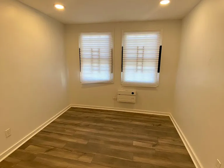 1725 Monument St — Photo 15