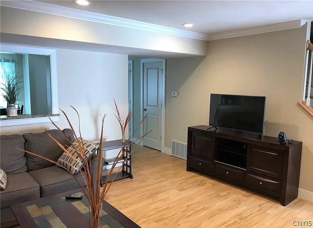 2 bed, 2.0 bath, 1200 sqft, $3,100 — Photo 3