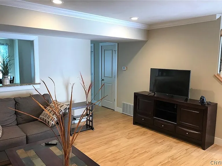122 Pheasants Run — Photo 3