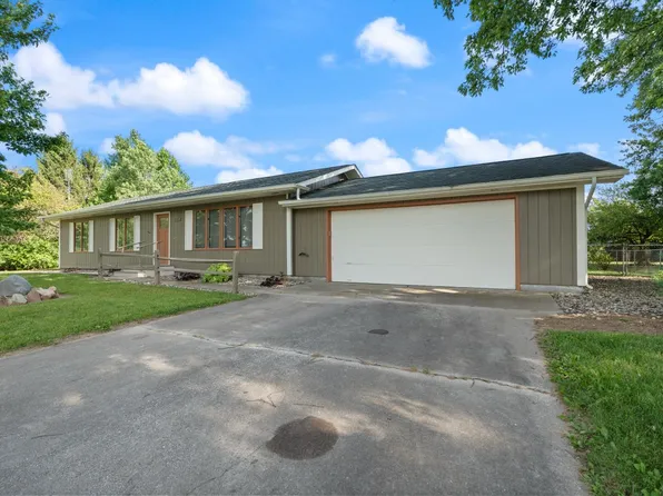 806 Sharon St, Winona Lake, IN 46590