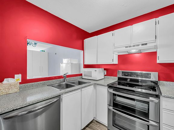 2nd image of 918 Roderick Ave #115