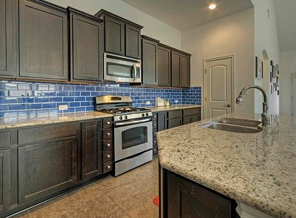 5th image of 2909 Castellan Ln
