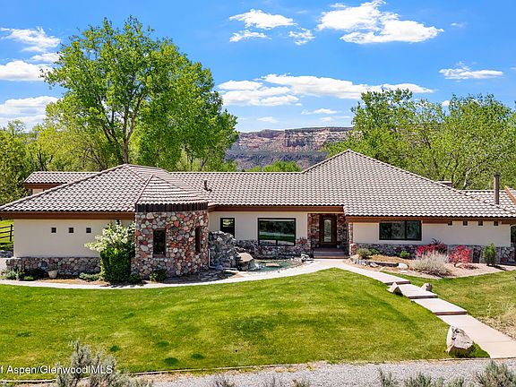 2nd image of 651 Peony Dr