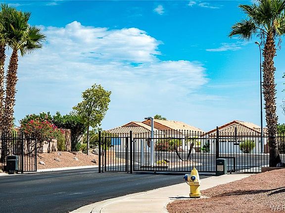 5th image of 2407 Bluebird Ln