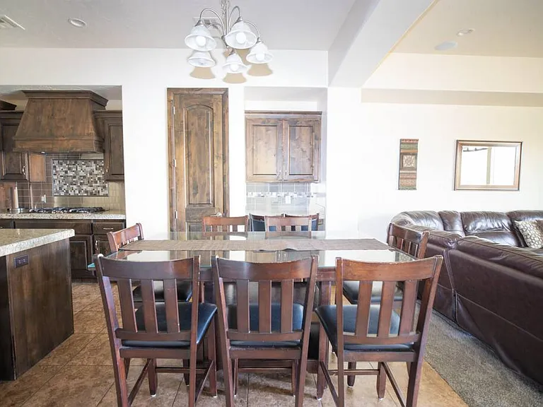 N Coral Ridge Dr — Photo 12