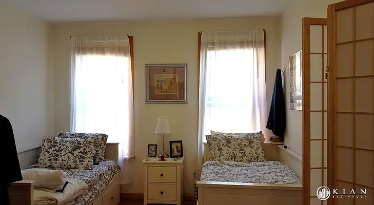 Rented by Kian Realty | media 8