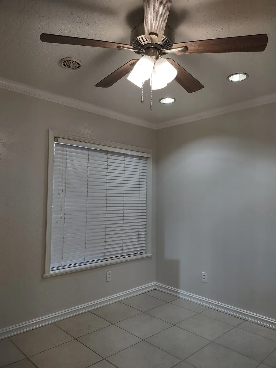 Building Photo - 2180 San Marcos Dr SE #407