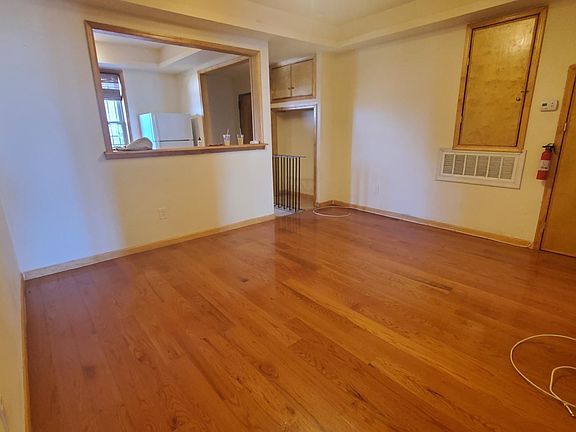 4th image of 1306 W Girard Ave #B
