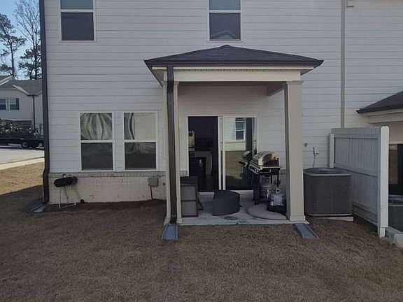 2nd image of 3915 Holland Grove Rd