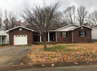 607 Carolyn Dr, Poplar Bluff, MO 63901