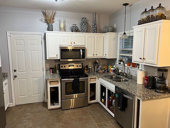 3rd image of 2768 Aston Woods Ln
