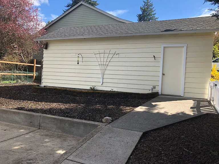 15796 SW Willamette St — Photo 4