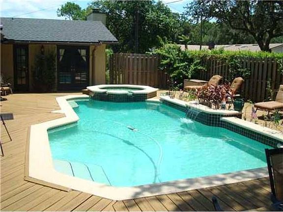 2nd image of 2318 Whitehall Dr
