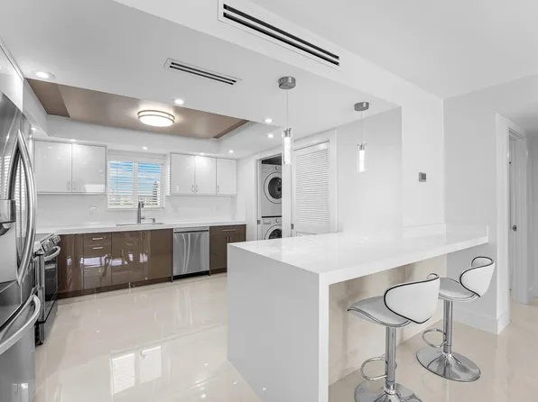 301 Lake Shore Drive #411, Lake Park, FL 33403