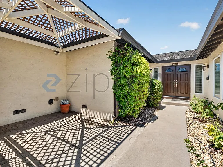 648 San Lorenzo St — Photo 5