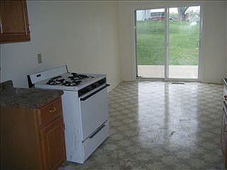4th image of 1710 E Lincoln Ave