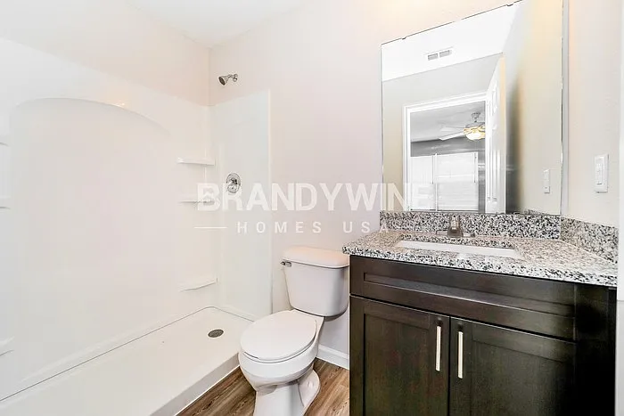 558 Kit St — Photo 16
