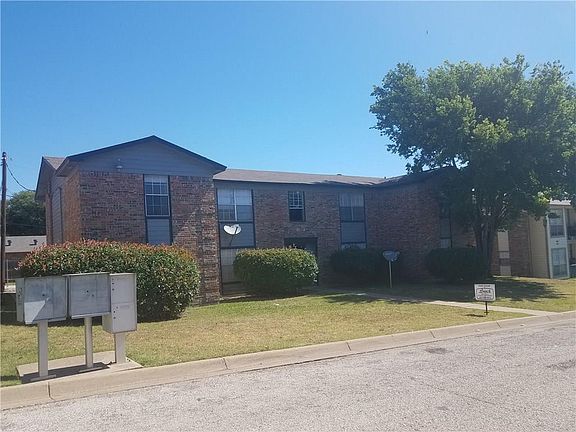 2nd image of 8004 Cambridge Cir