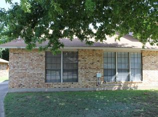 226 Mountainview Dr, Hurst, TX 76054