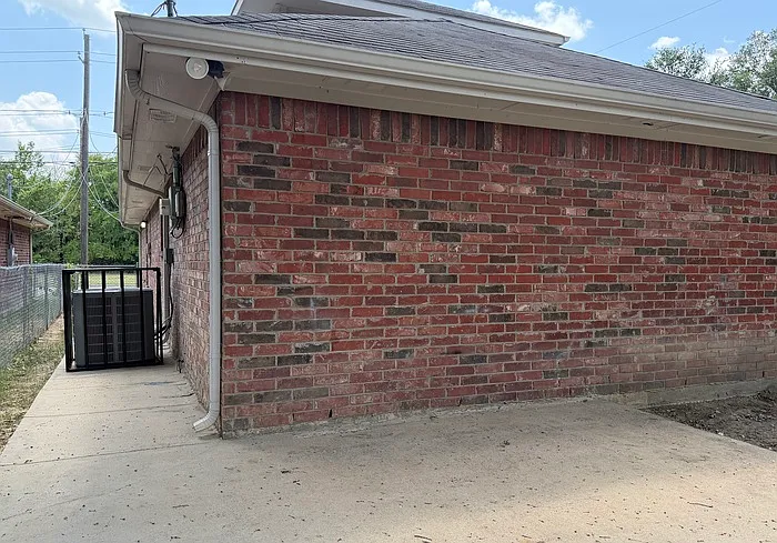 12905 Kleberg Rd — Photo 23