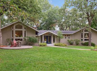 3828 Tonkawood Rd, Minnetonka, MN 55345