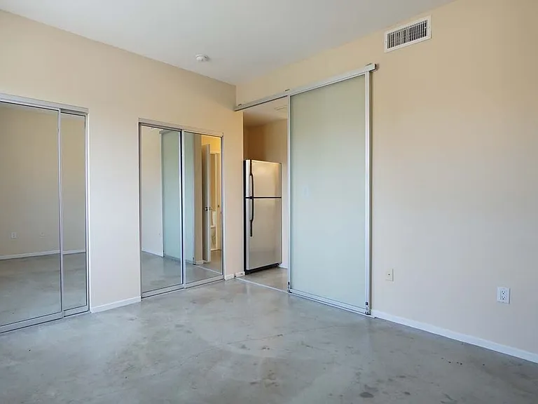 922 W 23rd St #206 — Photo 6