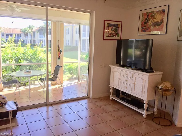 100 Lambiance Cir #1-101 — Photo 5