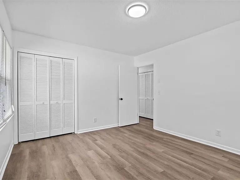 215 Thomas Heights Cir — Photo 18