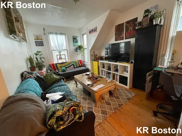 17 Higgins St #3, Boston, MA 02134