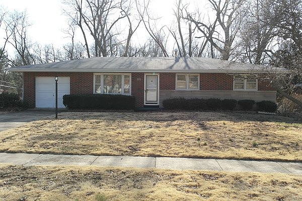 1st image of 829 Nearbrook Ave