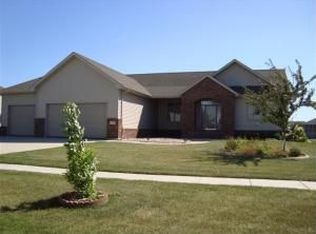 319 Edgewater Dr, West Fargo, ND 58078