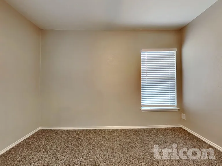 706 Olney Dr — Photo 11