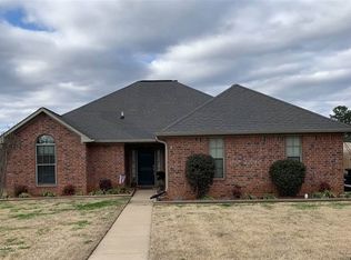 4 Garrett Ln, Nash, TX 75569