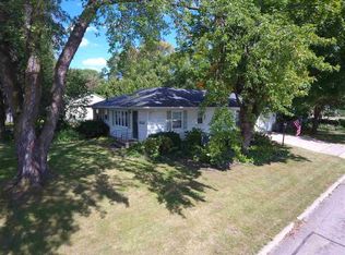 2122 Victory Dr, Cedar Falls, IA 50613