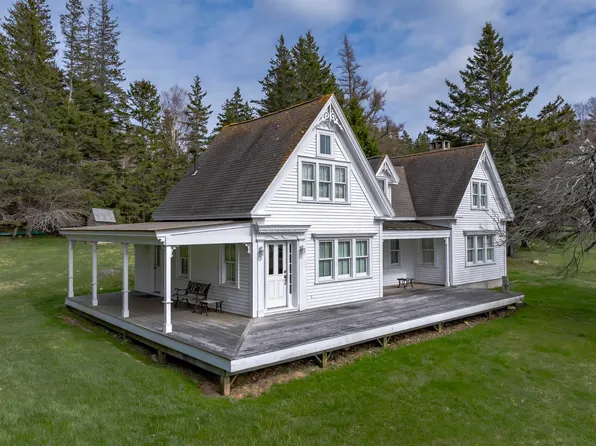 55 Ferry Road, Swans Island, ME 04685