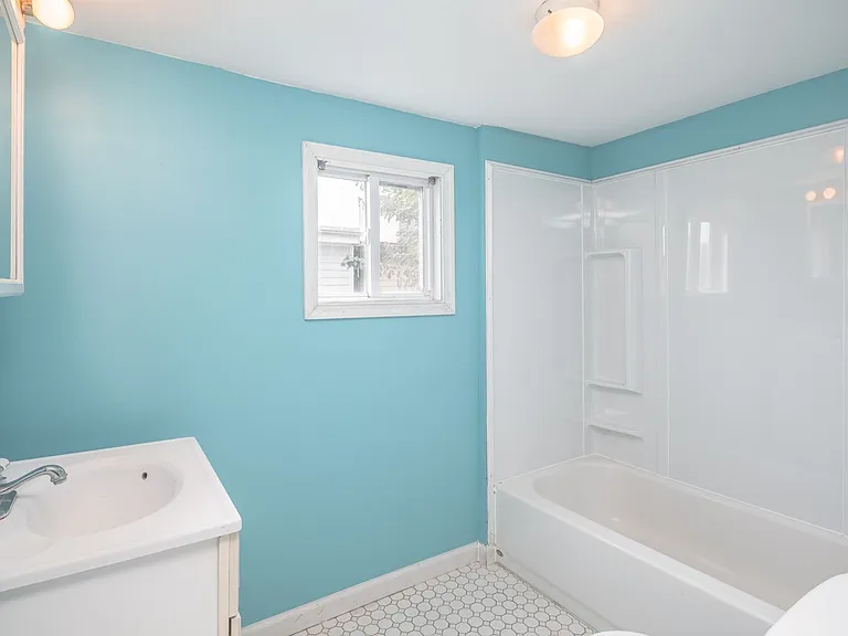 2214 Latona St — Photo 9