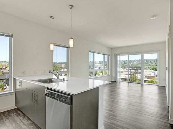 4th image of 1516 NW 51st St APT 216