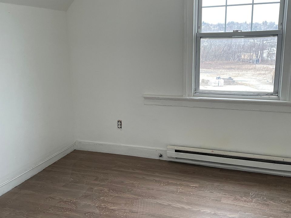 2nd image of 69 W Liberty St Floor 3