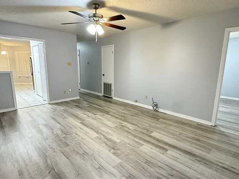 204 Splane Dr — Photo 19