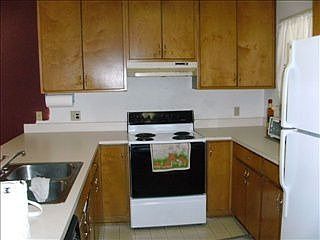 2nd image of 2730 Sheridan Pl