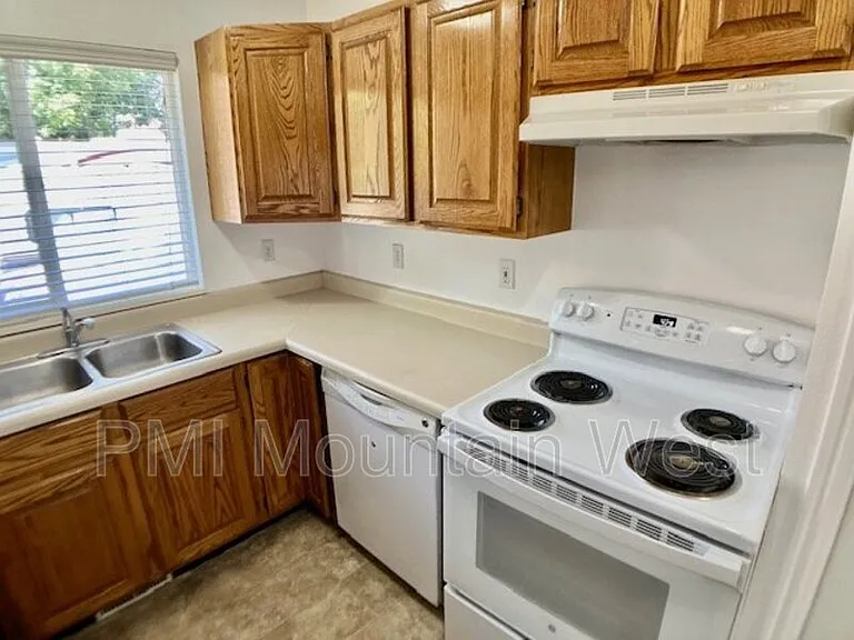 49 S 200th St W #A11 — Photo 8