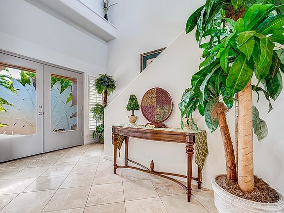 5th image of 302 Kahana Ridge Dr