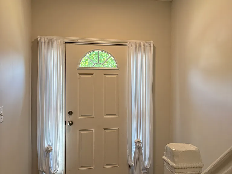 Mansion St — Photo 2