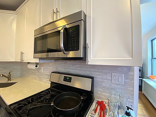 5th image of 900 W End Ave APT 8H