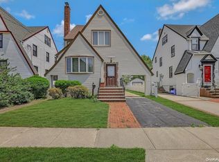 119 Gordon Rd, Valley Stream, NY 11581