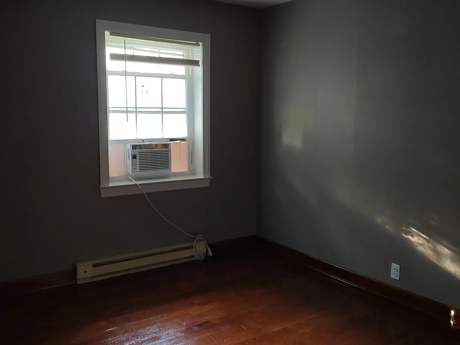 3 bed, 1200 sqft, $1,600 — Photo 3