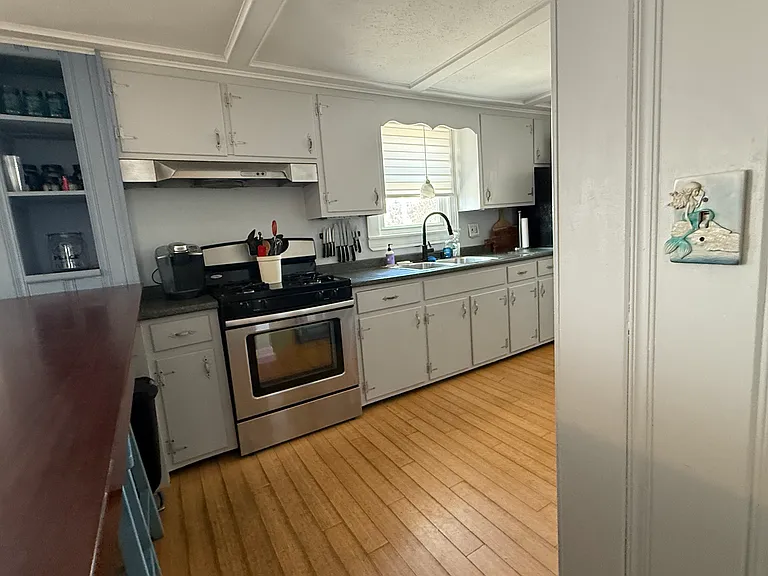 150 Northern Blvd — Photo 13