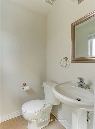 5th image of 3080 Highbourne Cres