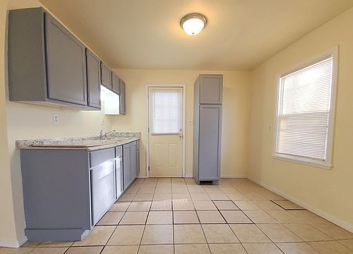 4th image of 3928 N 30th St