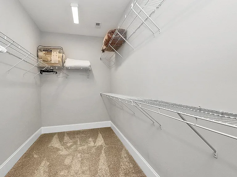 136 Preston Rd — Photo 31